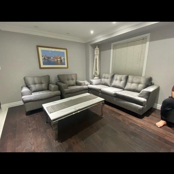 Sofa sets - Picture 2 of 5